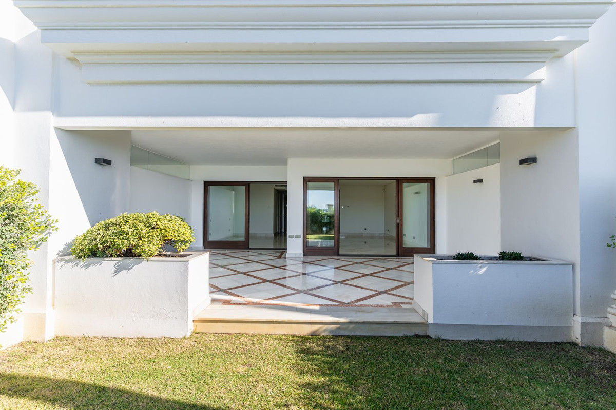 Apartment for sale in Estepona