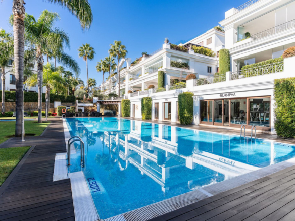 Apartment for sale in Estepona