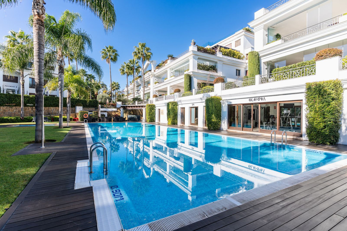 Apartment for sale in Estepona