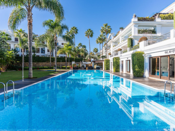 Apartment for sale in Estepona