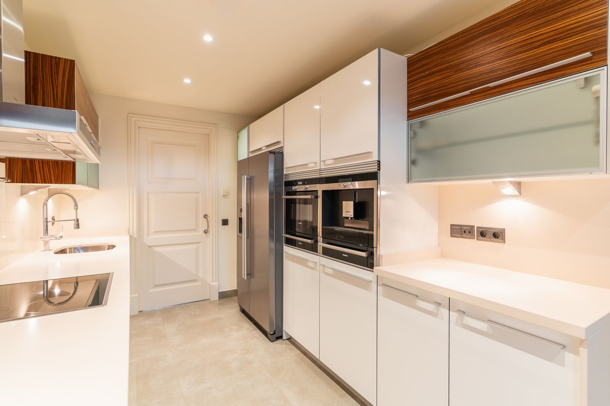 Apartment for sale in Estepona