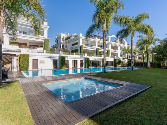 Apartment for sale in Estepona