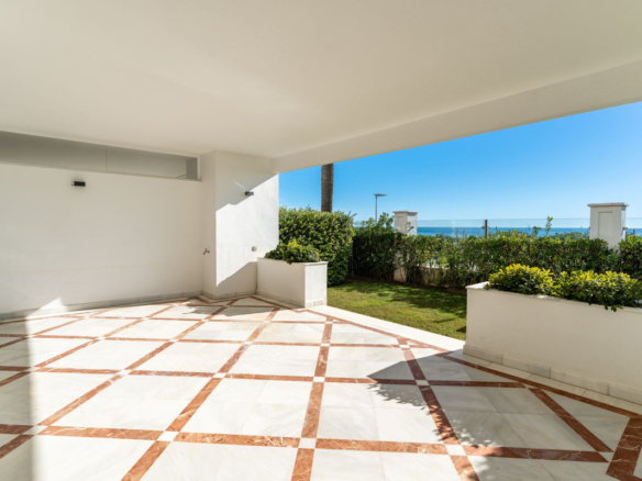 Apartment for sale in Estepona