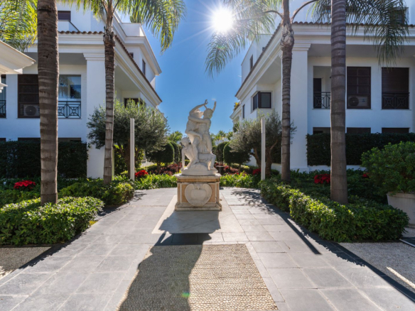 Apartment for sale in Estepona