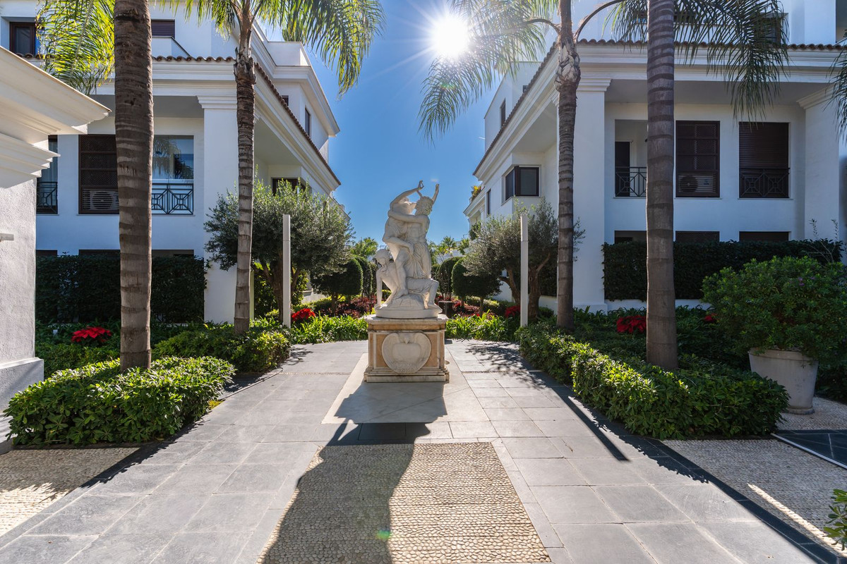 Apartment for sale in Estepona