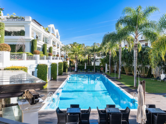 Apartment for sale in Estepona