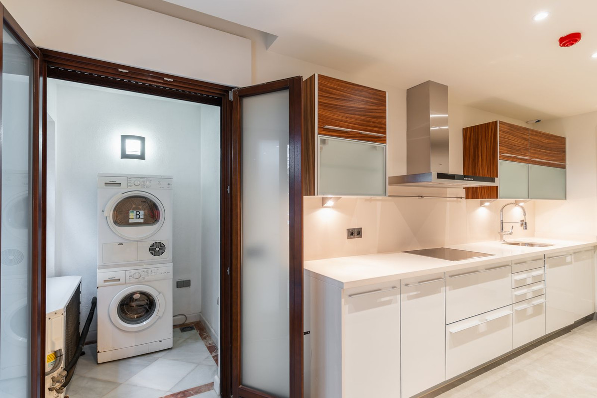 Apartment for sale in Estepona