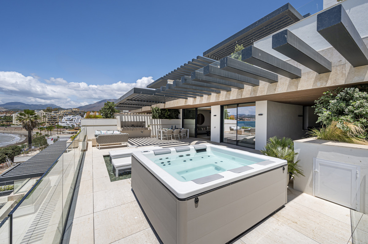 Apartment for sale in Estepona