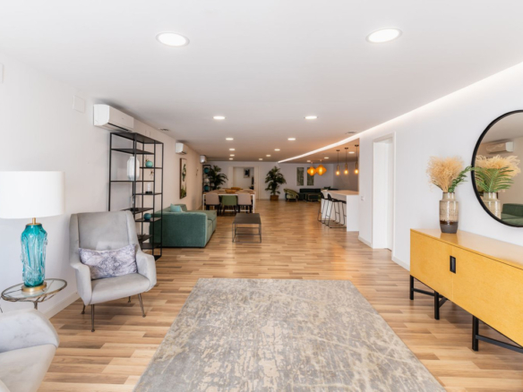 Apartment for sale in Estepona