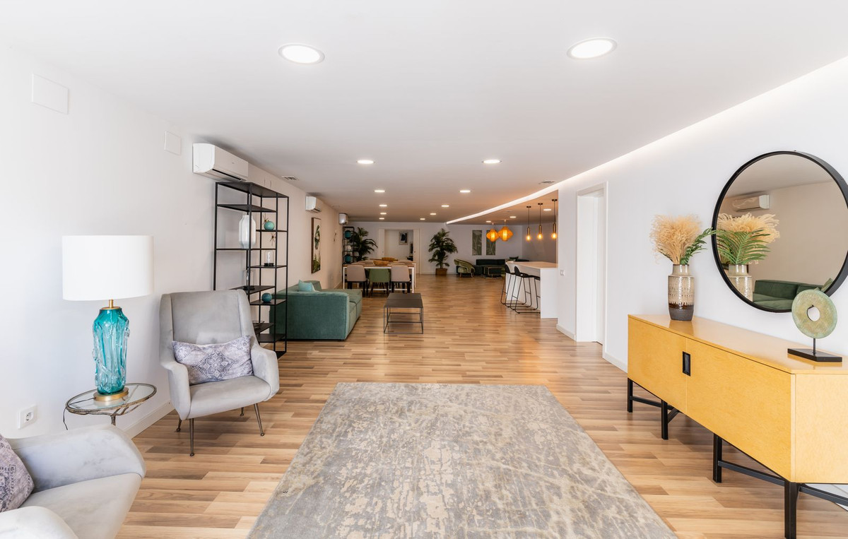 Apartment for sale in Estepona