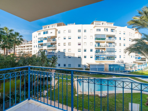 Apartment for sale in Estepona