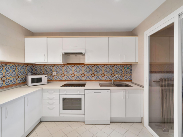 Apartment for sale in Estepona
