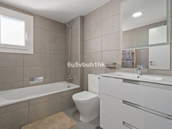 Apartment for sale in Estepona