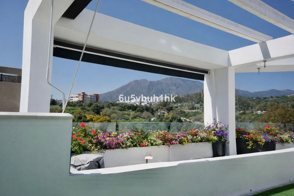 Apartment for sale in Estepona