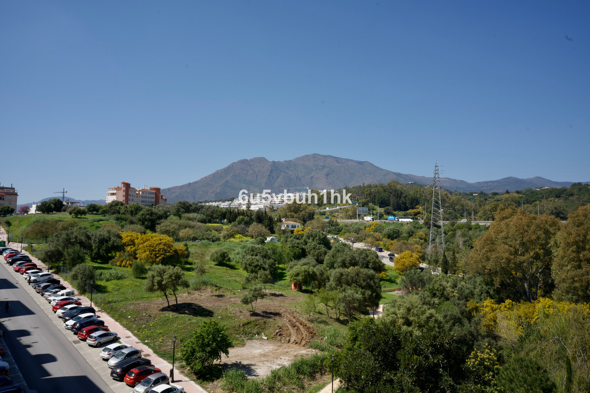 Apartment for sale in Estepona