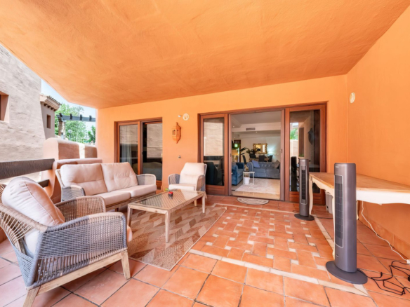 Apartment for sale in Estepona