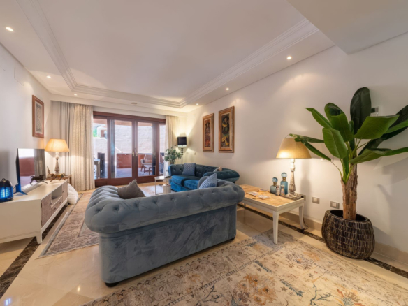 Apartment for sale in Estepona