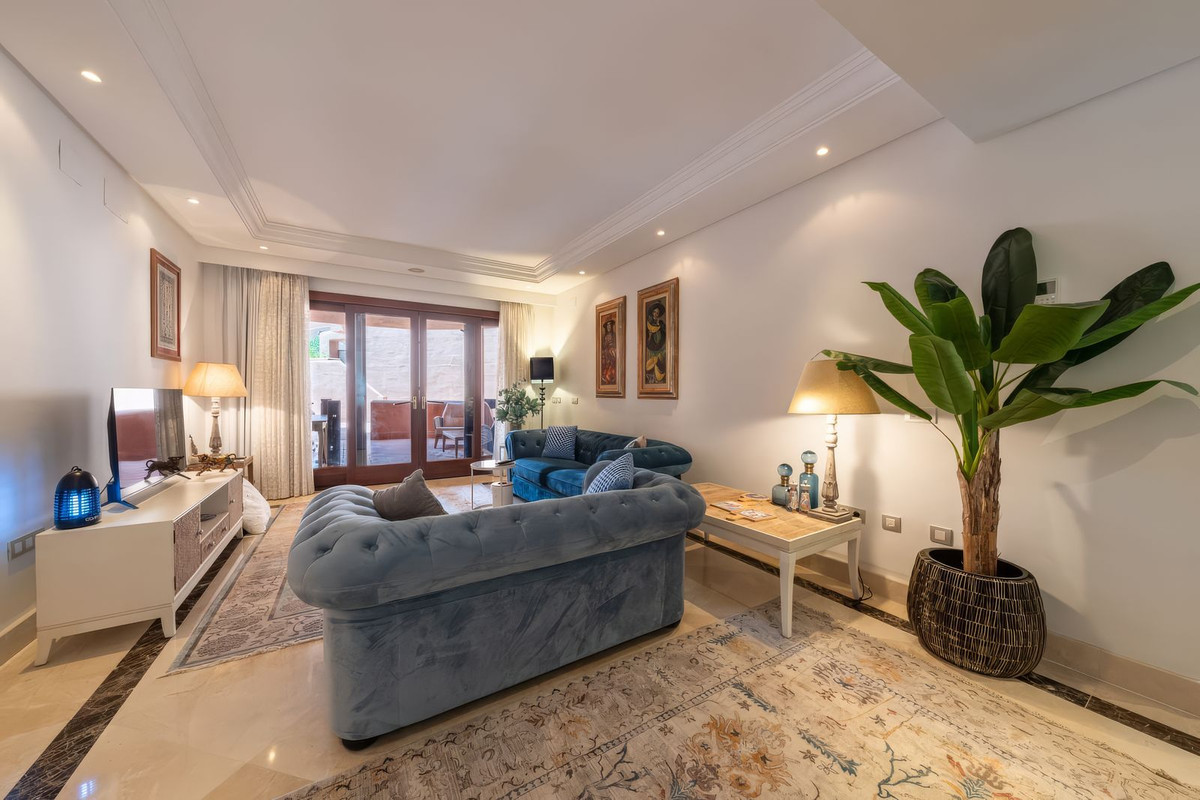 Apartment for sale in Estepona
