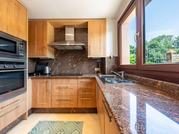 Apartment for sale in Estepona