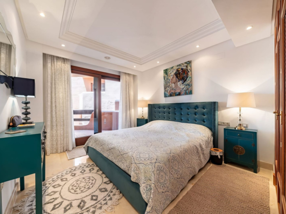 Apartment for sale in Estepona