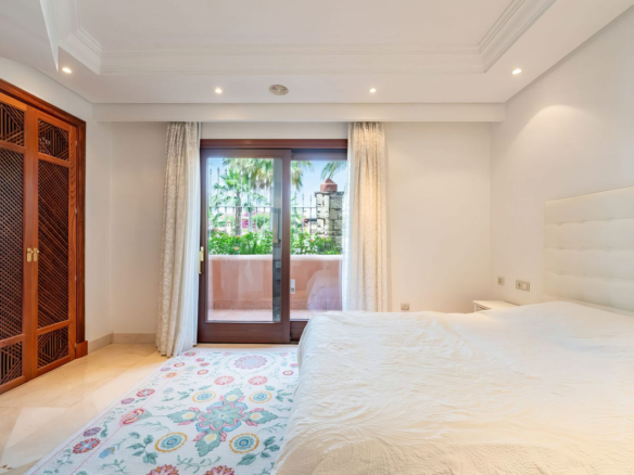 Apartment for sale in Estepona