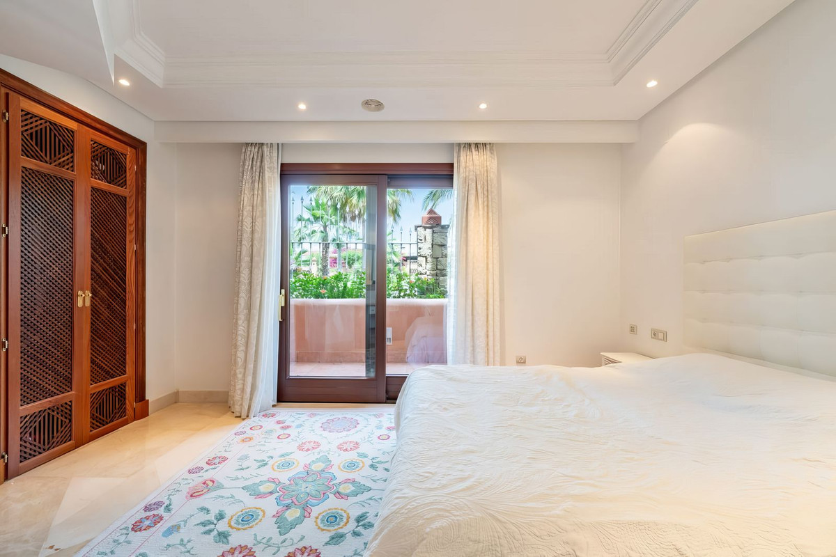 Apartment for sale in Estepona