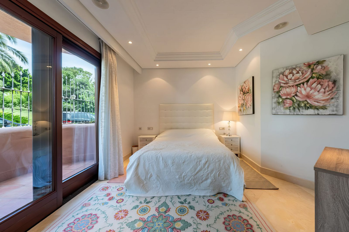 Apartment for sale in Estepona
