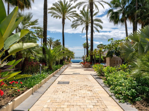 Apartment for sale in Estepona