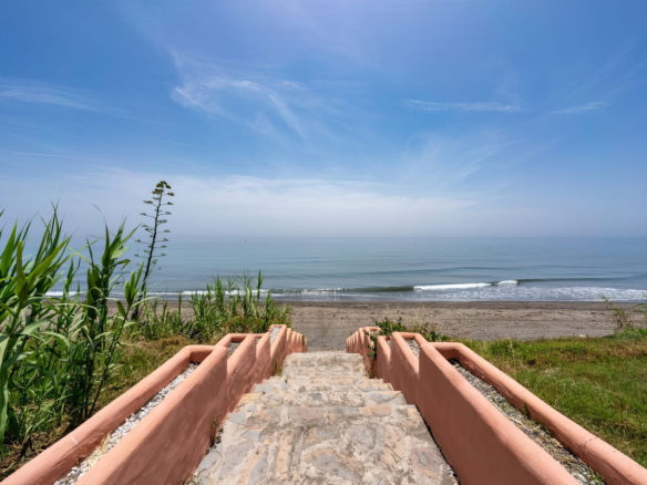 Apartment for sale in Estepona