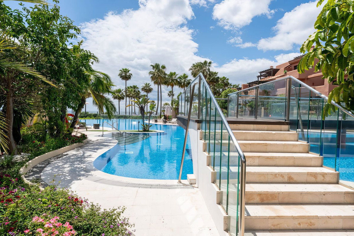 Apartment for sale in Estepona