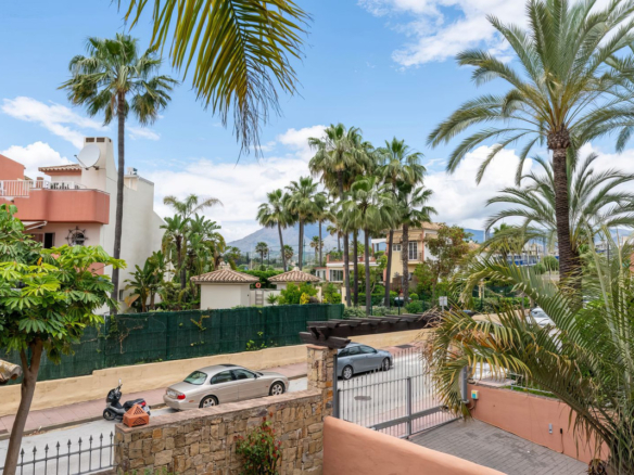 Apartment for sale in Estepona