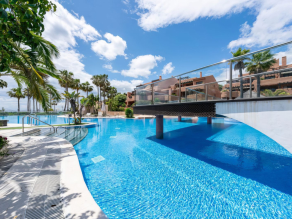 Apartment for sale in Estepona