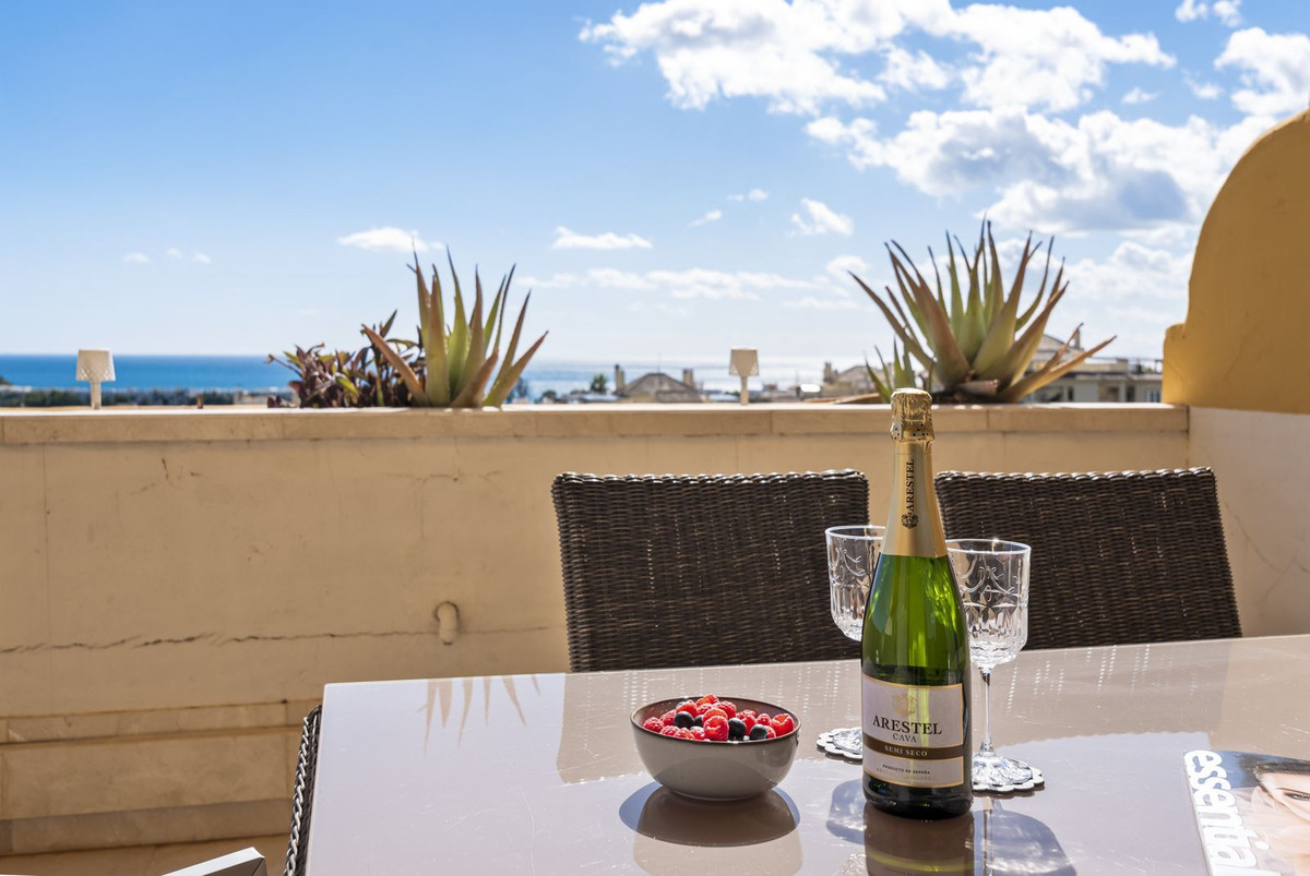 Apartment for sale in Estepona