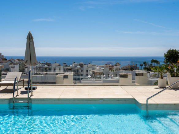Apartment for sale in Estepona