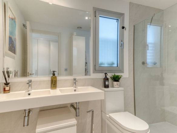 Apartment for sale in Estepona