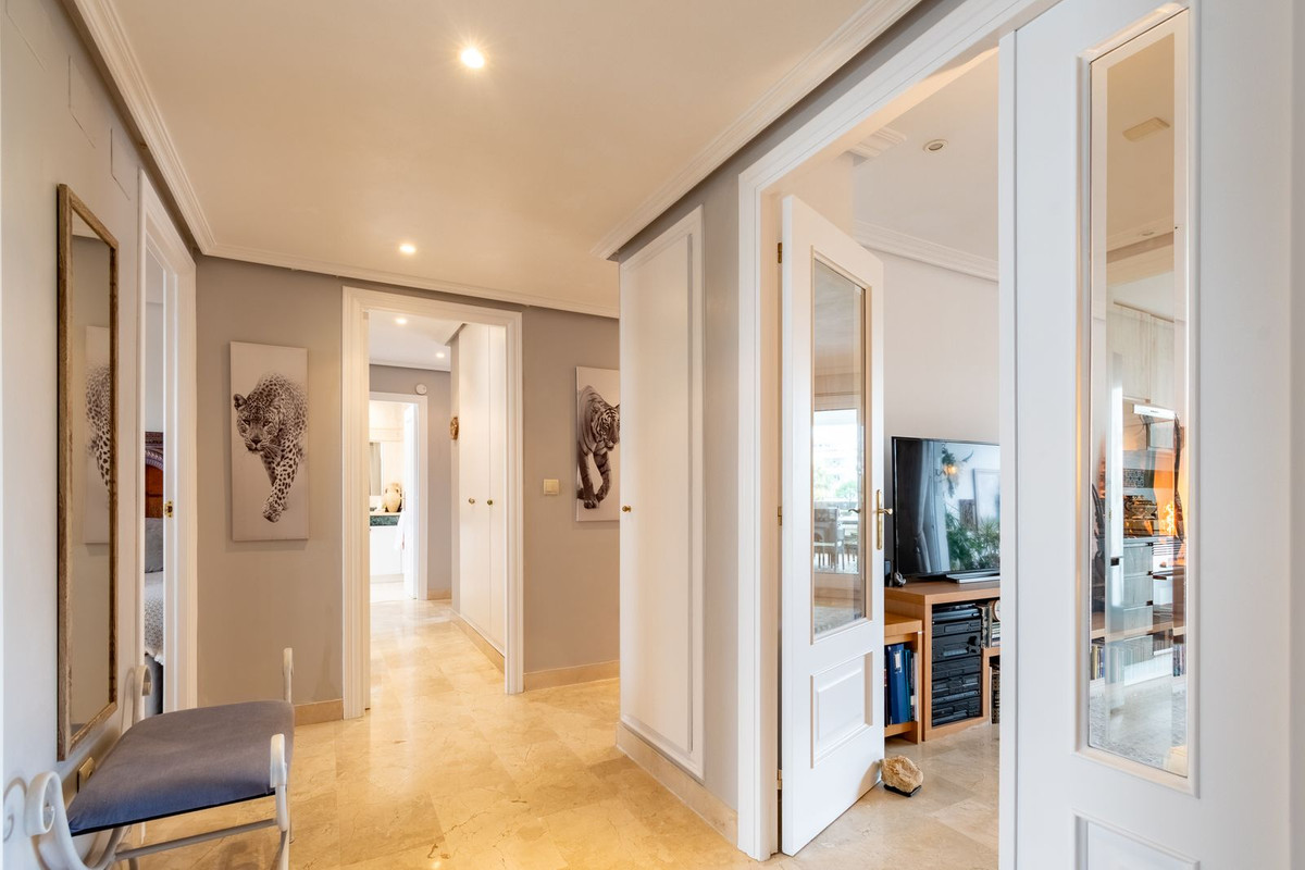 Apartment for sale in Estepona