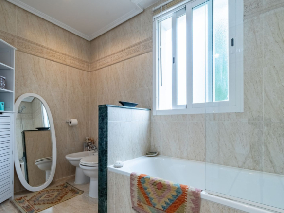 Apartment for sale in Estepona