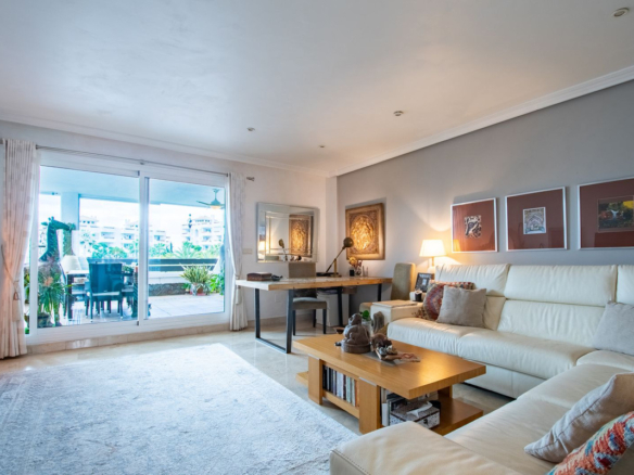 Apartment for sale in Estepona