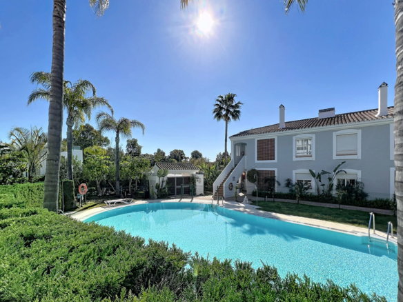 Apartment for sale in Estepona