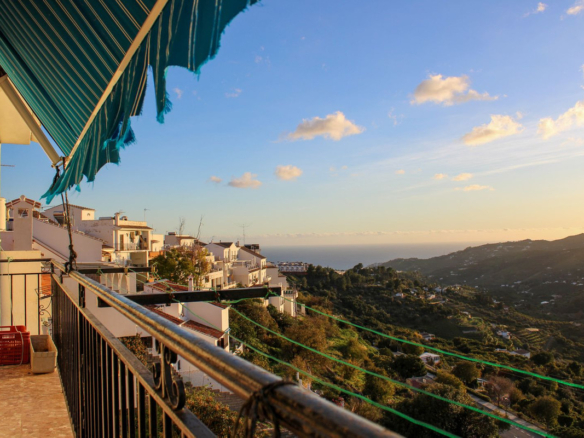 Apartment for sale in Frigiliana