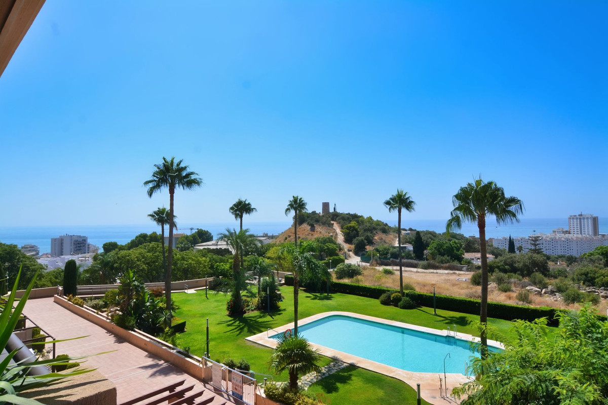 Apartment-in-Fuengirola-Ref-R5126179 Apartment for sale in Fuengirola
