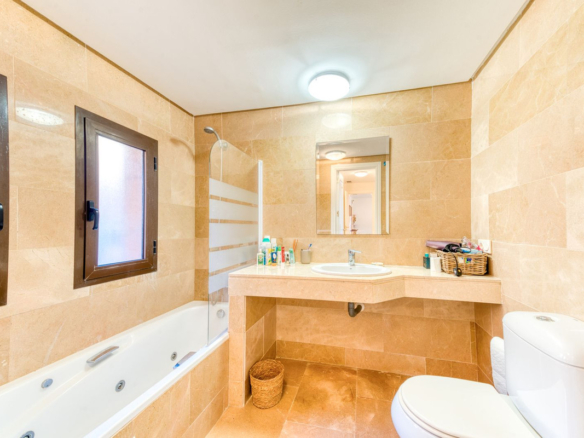 Apartment for sale in Manilva