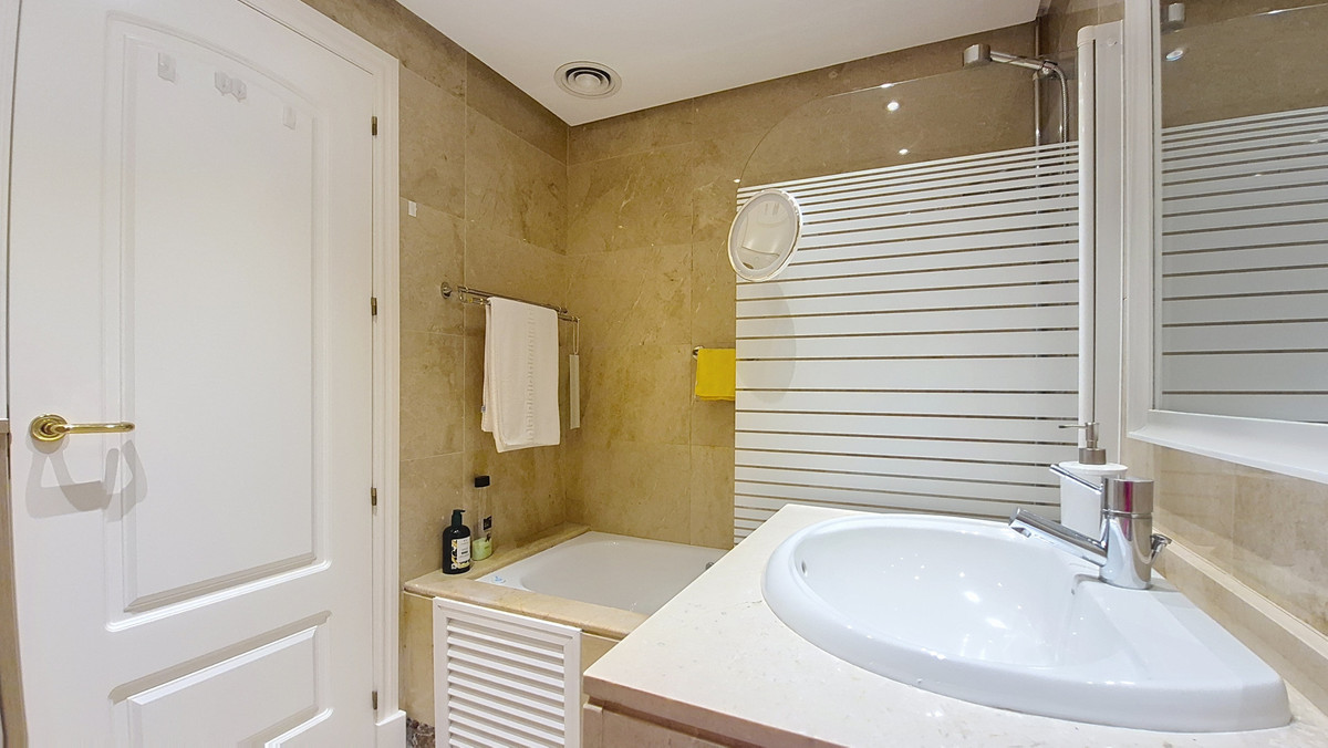 Apartment for sale in Manilva