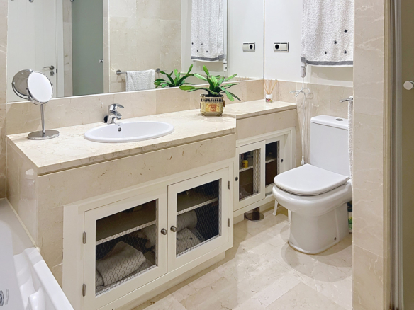 Apartment for sale in Manilva