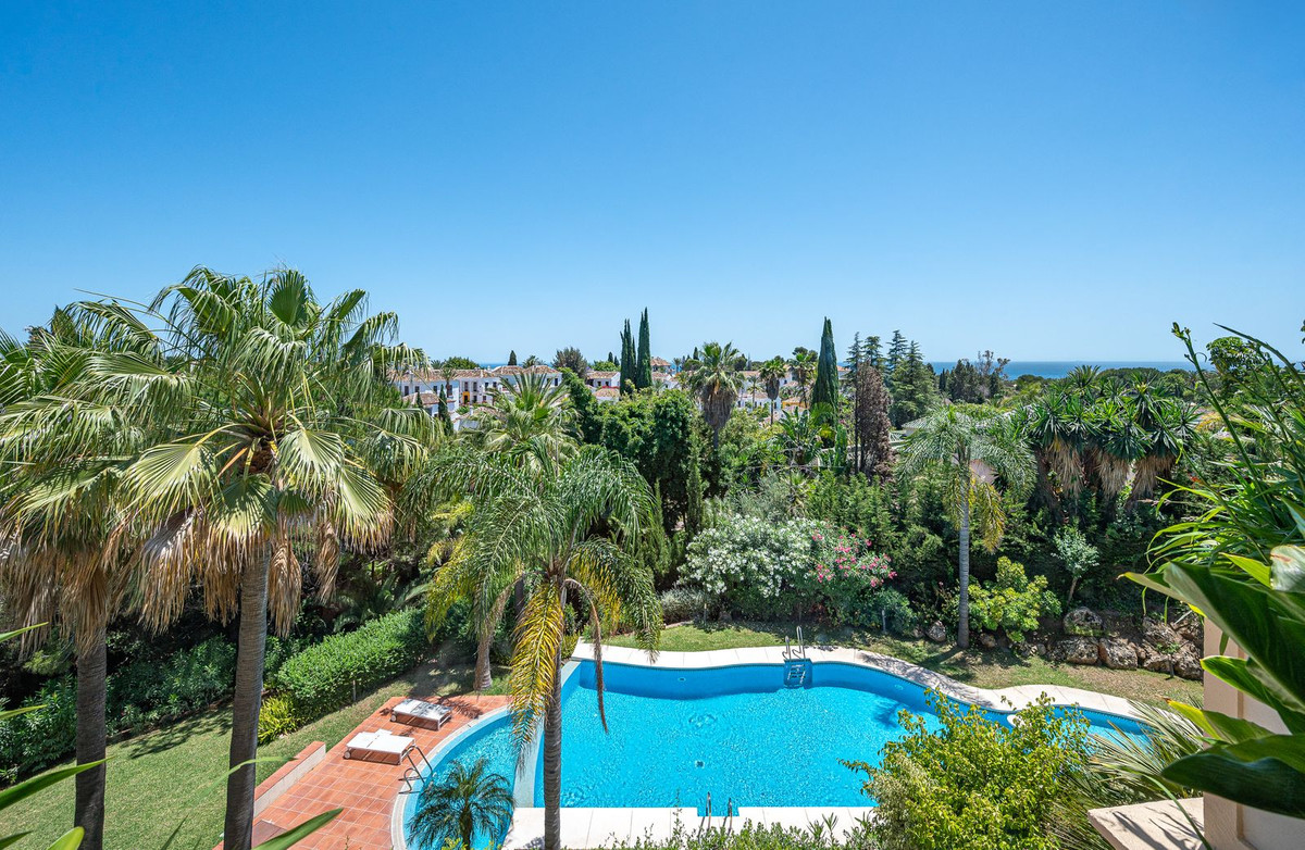 Apartment-in-Marbella-Ref-R5062237 Apartment for sale in Marbella