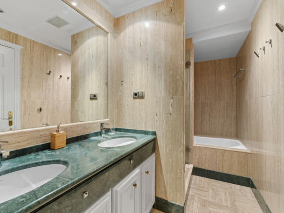 Apartment for sale in Marbella