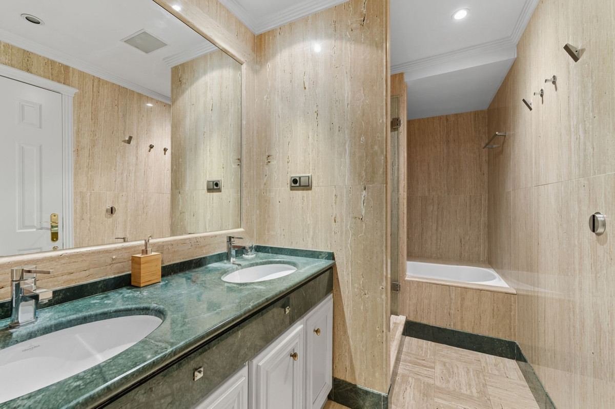 Apartment for sale in Marbella