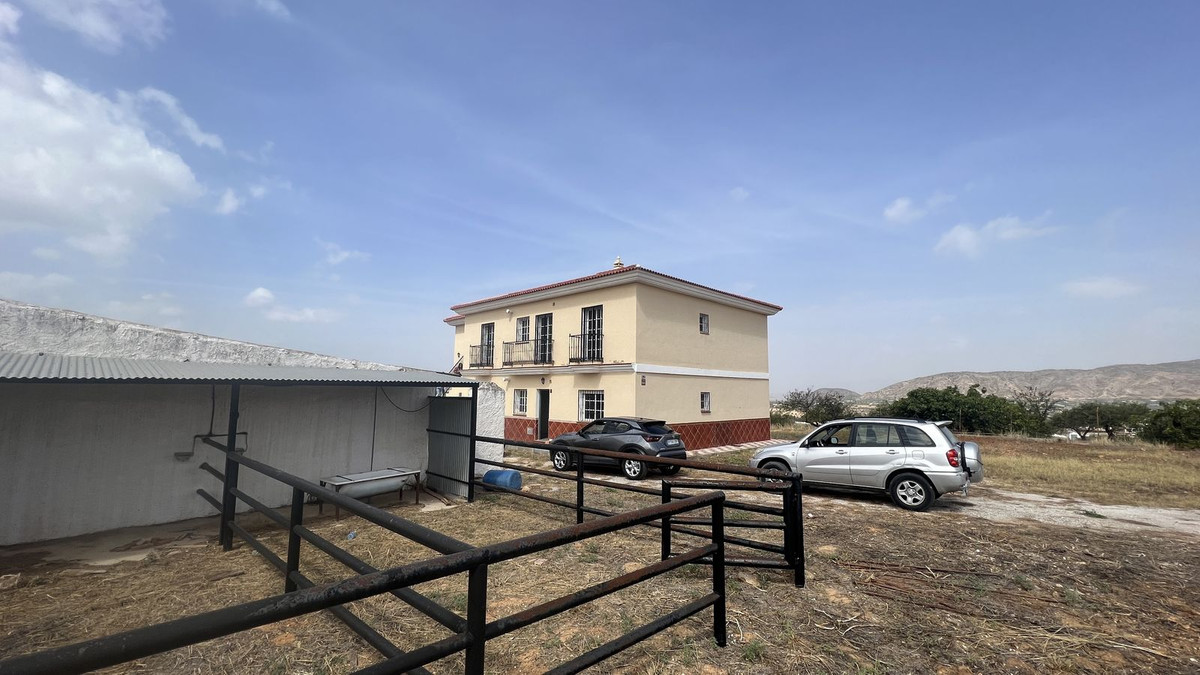 Finca for sale in Alhaurín de la Torre