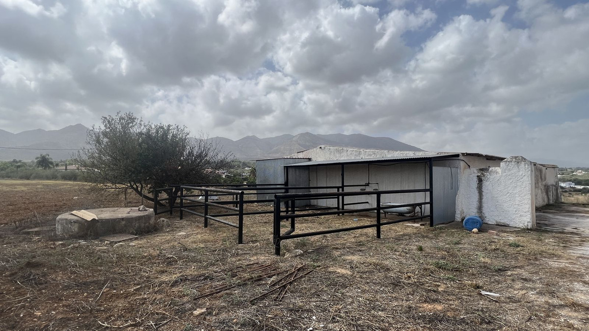 Finca for sale in Alhaurín de la Torre
