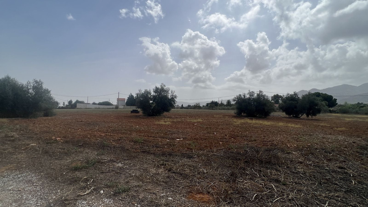 Finca for sale in Alhaurín de la Torre